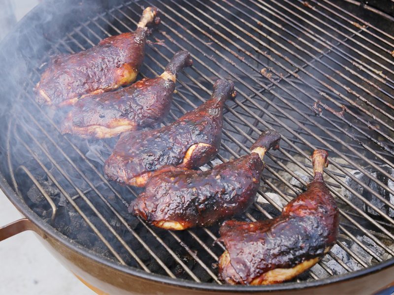 Andrew Zimmern Recipe Barbecue Chicken|Andrew Zimmern Glazing Barbecue Chicken|Andrew Zimmern with Barbecue Chicken