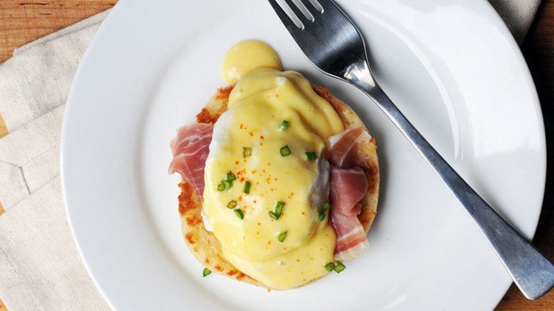 Andrew-Zimmern-Recipe-Hollandaise-Sauce