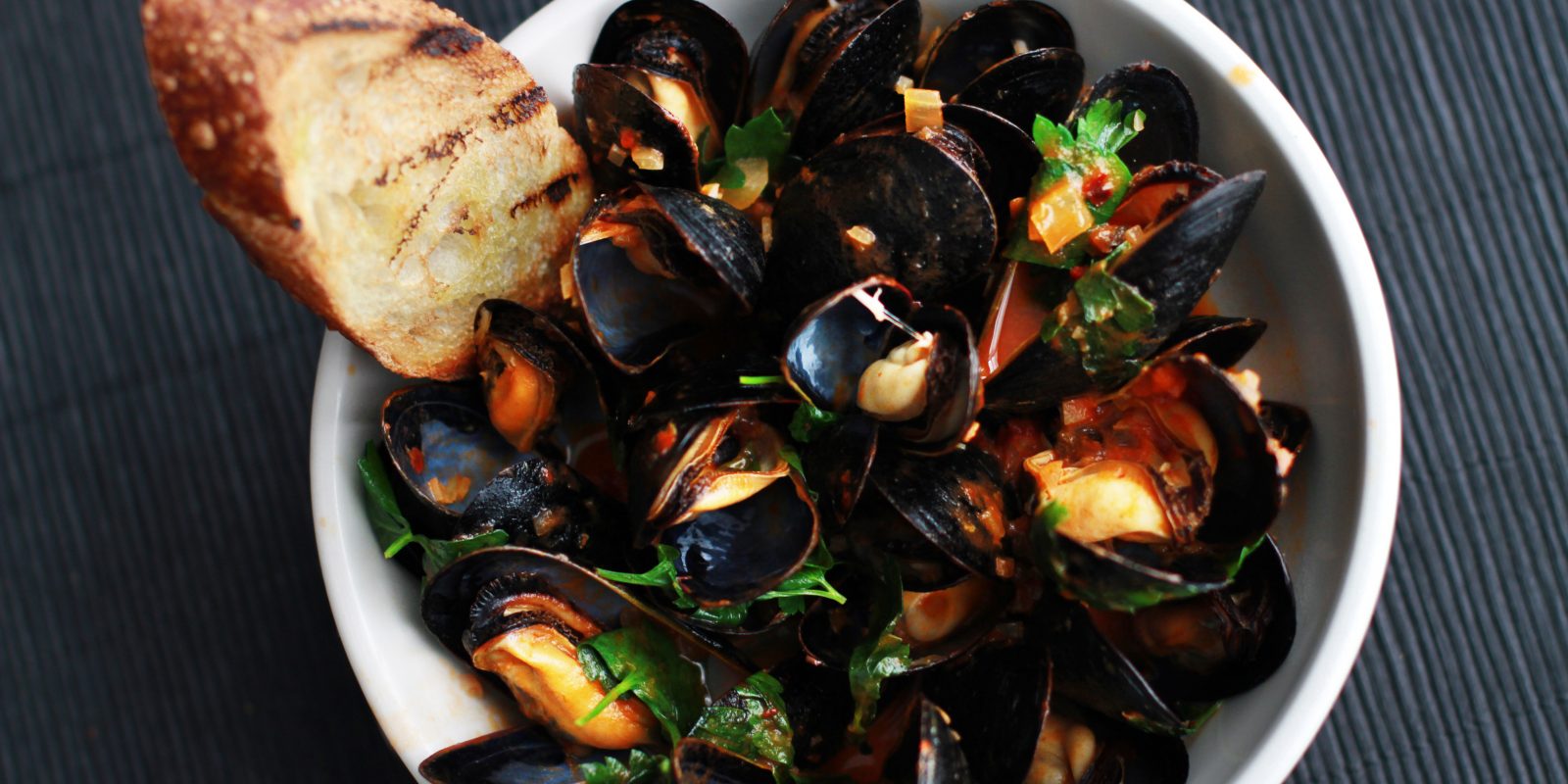 Andrew Zimmern Cooks: Mussels Fra Diavolo - Andrew Zimmern