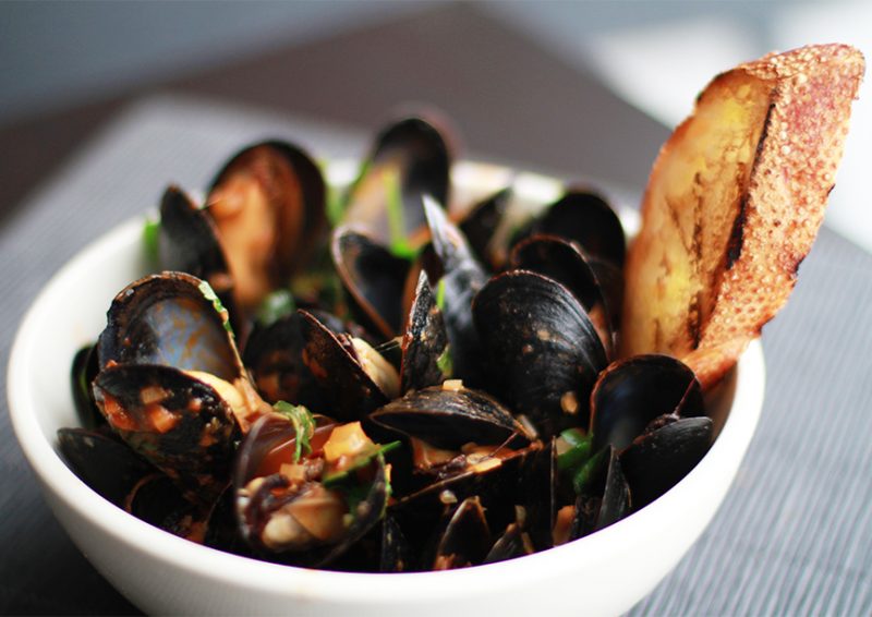 Andrew Zimmern's Mussels Fra Diavolo Recipe