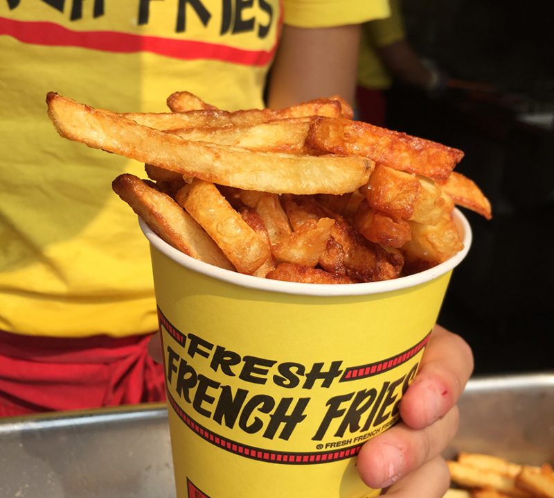 https://andrewzimmern.com/wp-content/uploads/French-Fries-800x718.jpg