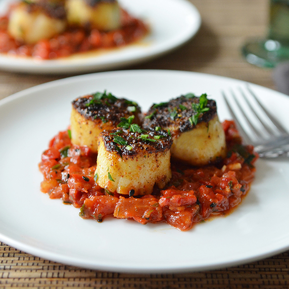Grilled Scallops with Tomato & Red Pepper Chutney