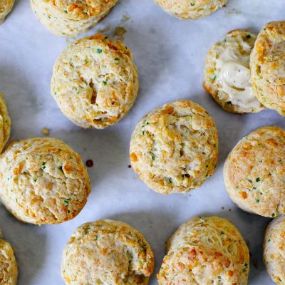 Kate Jennings Cheesy Chive Biscuits|Andrew Zimmern Recipe Kate Jennings Cheesy Chive Biscuits