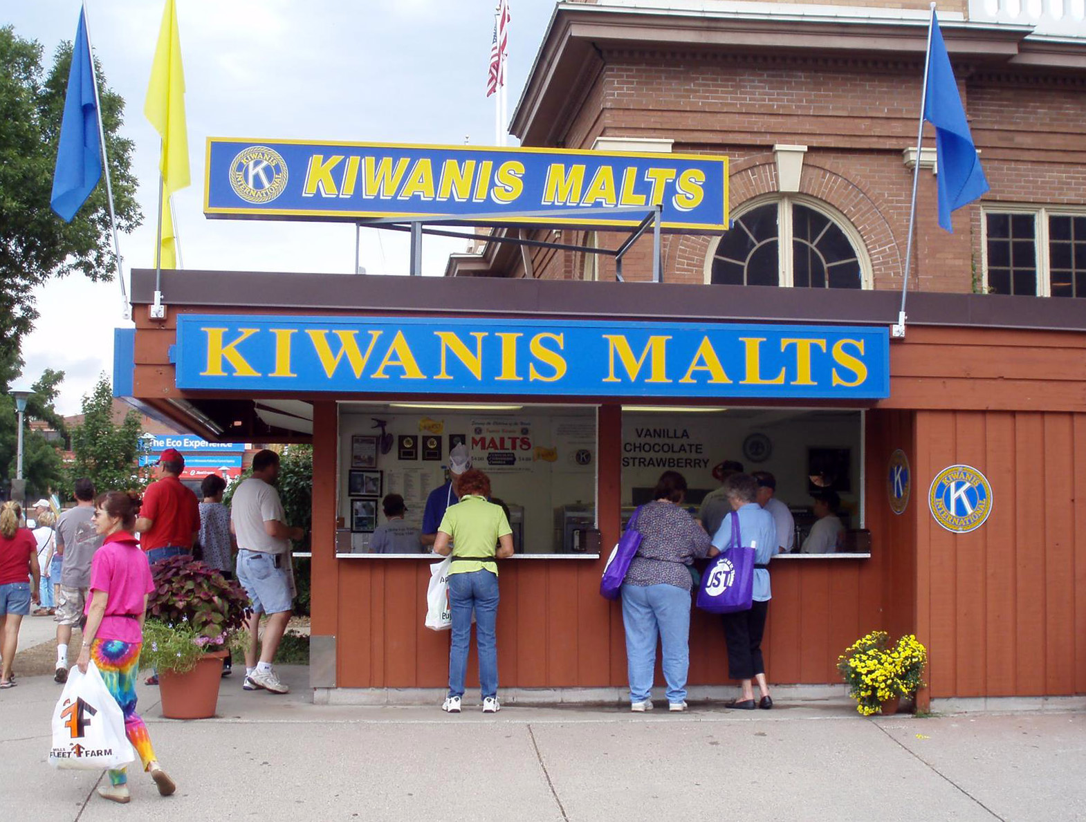 Andrew Zimmern’s Favorite Foods at the Minnesota State Fair Andrew