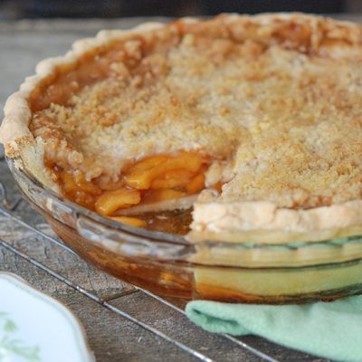 Deep-Dish Peach Streusel Pie with Ginger