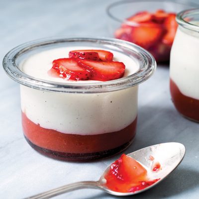 Greek Yogurt Panna Cotta with Strawberry Rhubarb Sauce|Yogurt