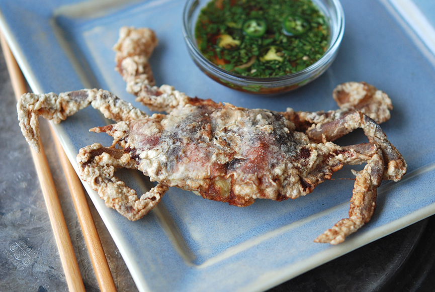 Crispy SoftShell Crabs with BangaloreStyle Dipping Sauce Andrew Zimmern